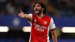 Mohamed Elneny points the way forward as Arsenal romped to a 2-1 victory over Fulham (Photo Credit: Arsenal FC)